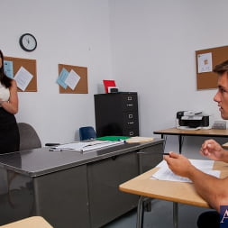 Kendra lujuria y Tyler nixon en mi primera profesora de sexo